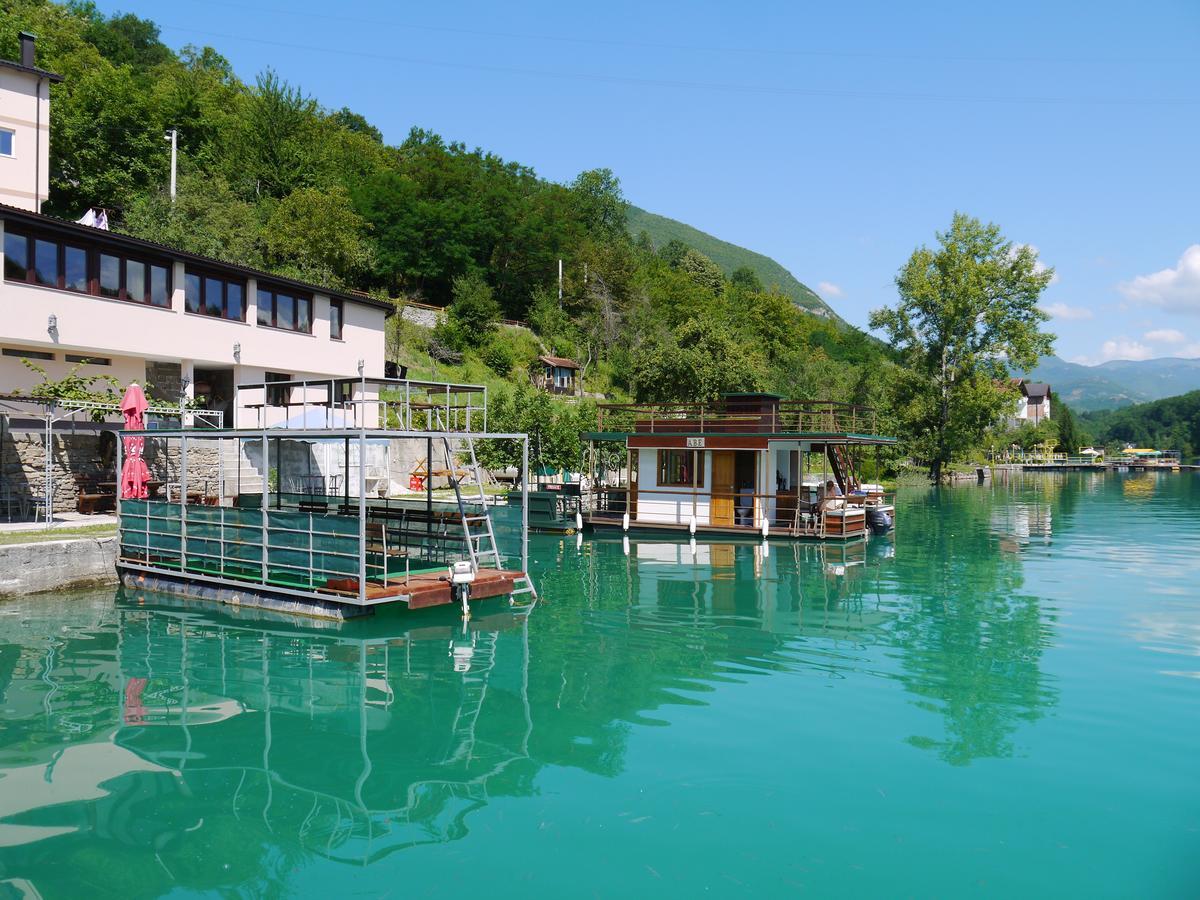 مبيت وإفطار Jablanica بنسيون عاصم المظهر الخارجي الصورة