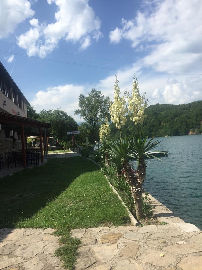 مبيت وإفطار Jablanica بنسيون عاصم المظهر الخارجي الصورة